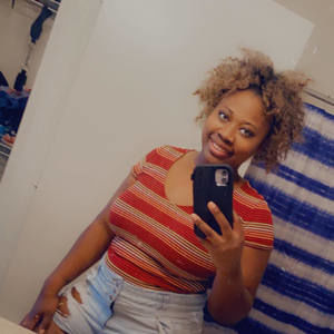 Meet your Posher, Demisha